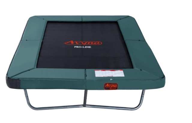 MATERAC NA OBRZEŻE TRAMPOLINY 3.jpg