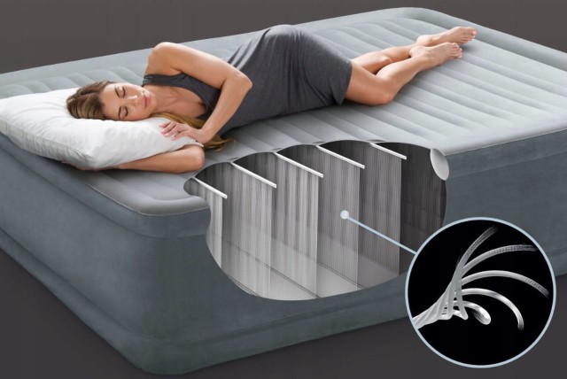 Intex materac z pompką 191x137 1.jpg