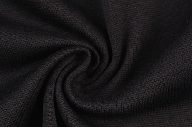 Bluza damska ocieplana z kapturem ozdobne kołki 6.jpg