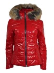 Kurtka damska zimowa błyszcząca pikowana kaptur futerko czerwona Love My Fashions