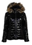 Kurtka damska zimowa błyszcząca pikowana kaptur futerko czarna Love My Fashions