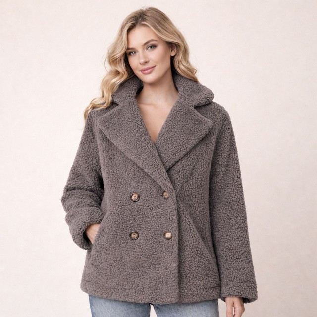 kurtka damska teddy bear szara oversize na modelce styl casual