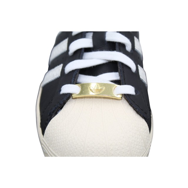 Detal noska shell toe adidas Superstar ID4676