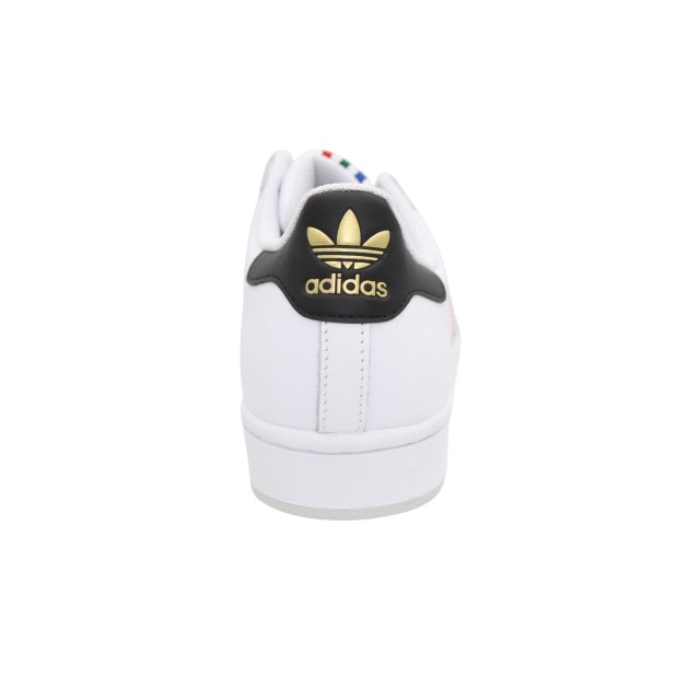 Tył białych sneakersów adidas Superstar IF7821