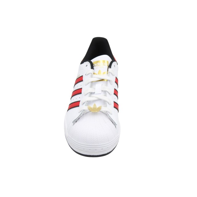 Przód sneakersów Adidas Superstar J IG7593