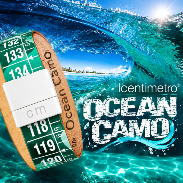 Bransoletka Il Centimetro Ocean Camo zielona na tle oceanu