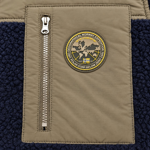 Kurtka Polarowa Męska Geographical Norway Terpa Navy MEN – kieszeń z logo
