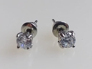Kolczyki z cyrkonią