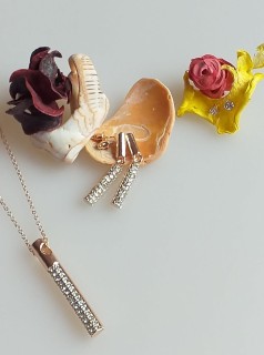 Zestaw naszyjnik i 2x kolczyki z cyrkoniami